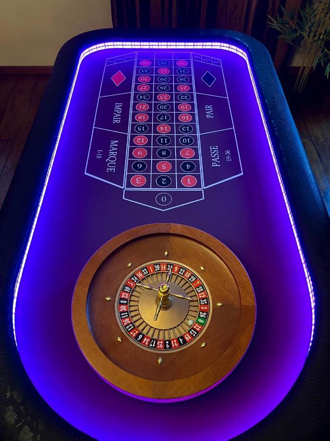 Capsule Casino - Jacuzzi - Billard - Netflix - Console & Jeux Mons Exterior foto