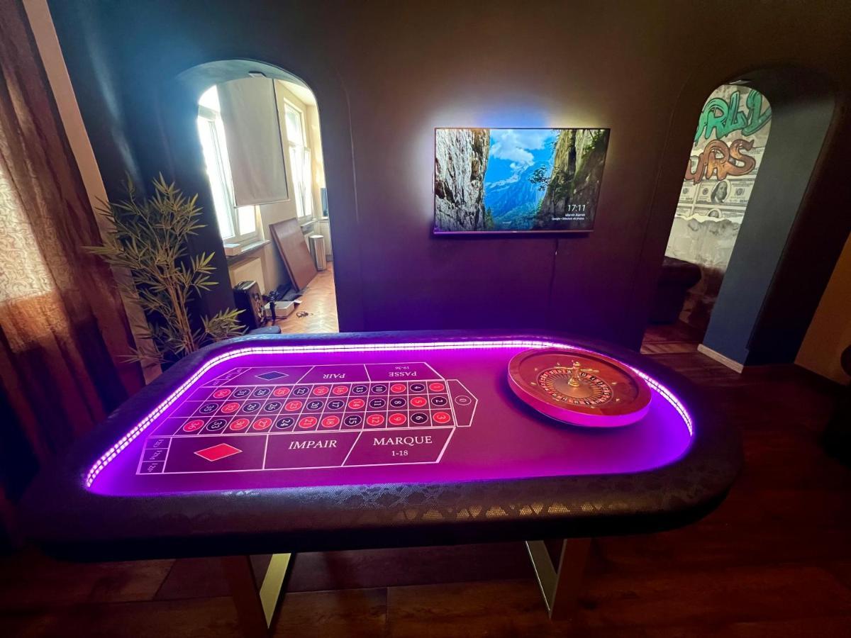 Capsule Casino - Jacuzzi - Billard - Netflix - Console & Jeux Mons Exterior foto