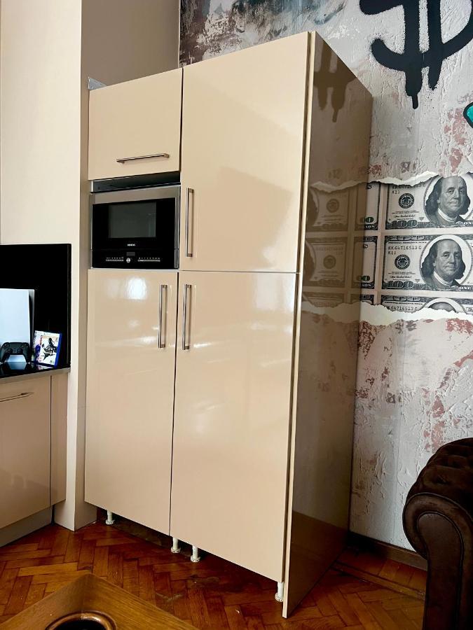 Capsule Casino - Jacuzzi - Billard - Netflix - Console & Jeux Mons Exterior foto