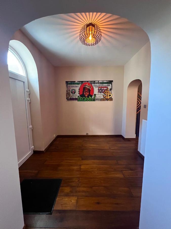 Capsule Casino - Jacuzzi - Billard - Netflix - Console & Jeux Mons Exterior foto